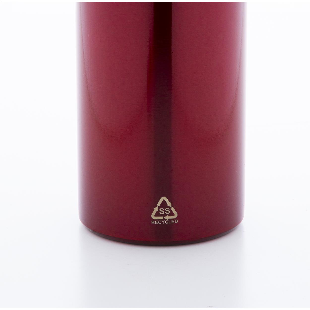 Flasche aus recyceltem Edelstahl