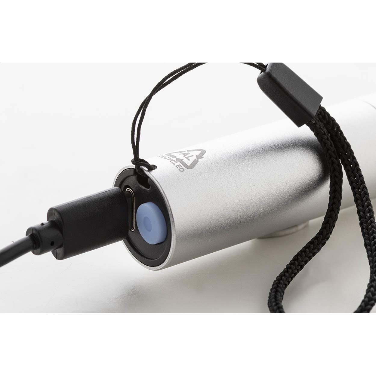 wiederaufladbare Taschenlampe aus recyceltem Aluminium