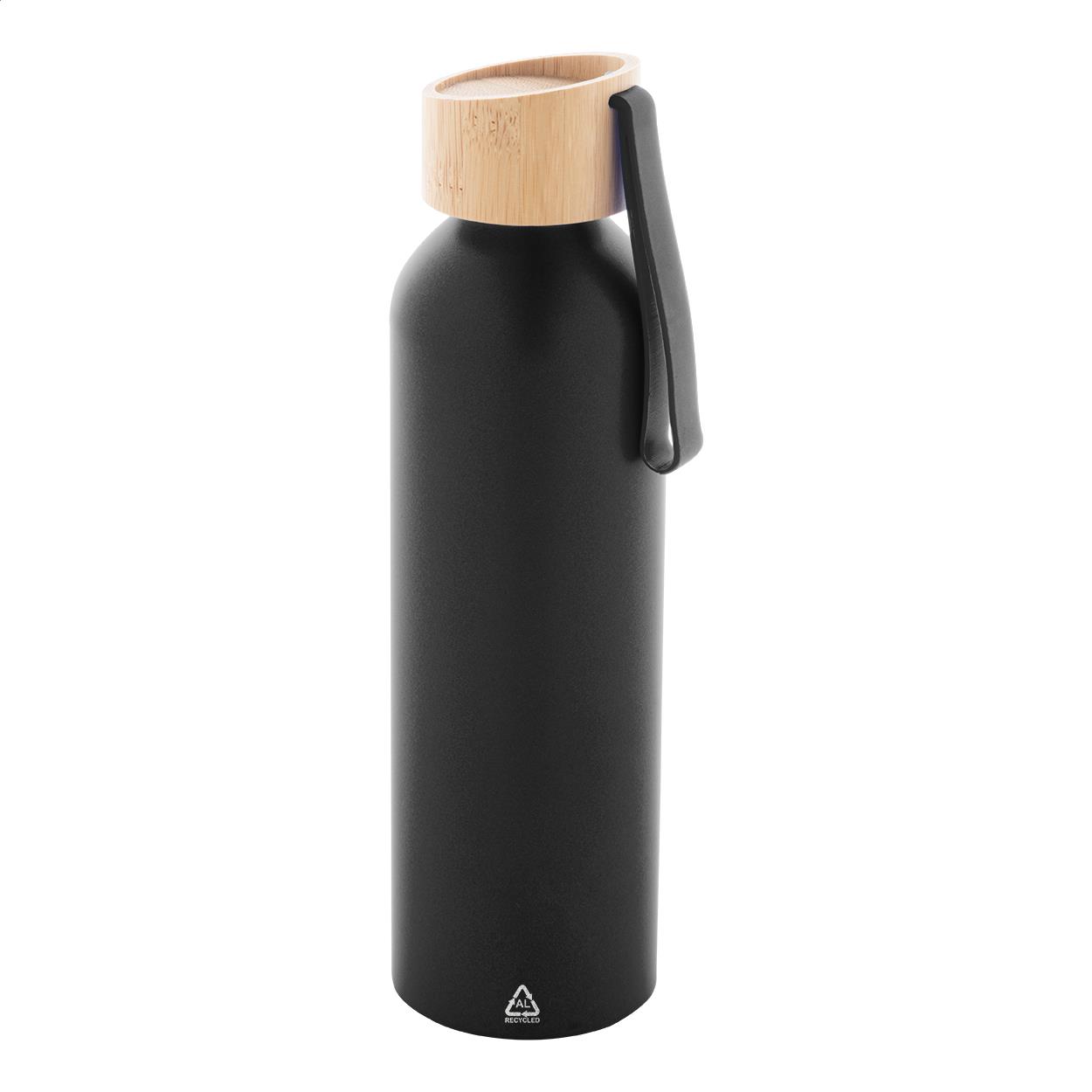 Flasche aus recyceltem Aluminium